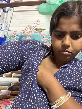 Snapshot of Beauty-queen chatting on March 3, 2025, 2:06 pm Beauty-queen online show from March 3, 2025, 2:06 pm