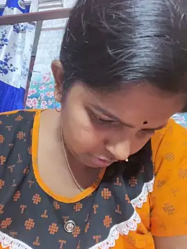 Snapshot of Beauty-queen chatting on March 20, 2025, 3:36 pm Beauty-queen online show from March 20, 2025, 3:36 pm