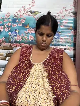 Snapshot of Beauty-queen chatting on October 16, 2025, 10:23 am Beauty-queen online show from October 16, 2025, 10:23 am