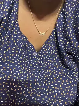 Snapshot of Beauty-queen chatting on March 23, 2025, 4:05 am Beauty-queen online show from March 23, 2025, 4:05 am