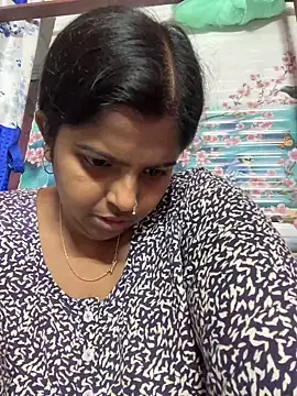 Snapshot of Beauty-queen chatting on March 21, 2025, 1:56 pm Beauty-queen online show from March 21, 2025, 1:56 pm