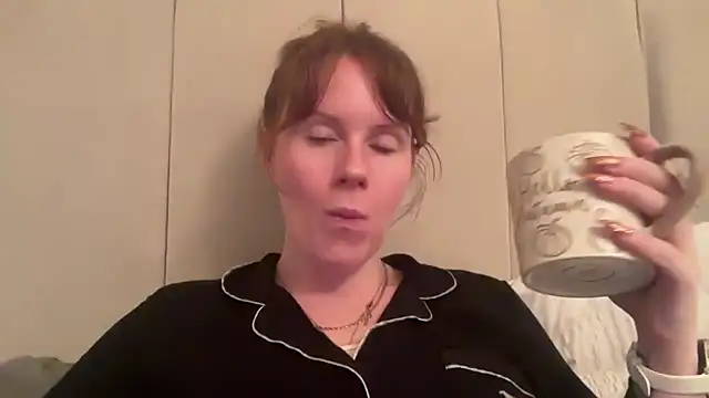 Snapshot of redheadrosie69 chatting on October 17, 2025, 6:53 pm redheadrosie69 online show from October 17, 2025, 6:53 pm