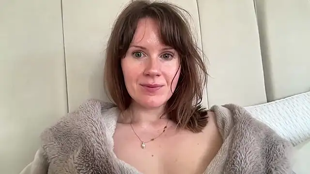 Snapshot of redheadrosie69 chatting on March 17, 2026, 9:34 am redheadrosie69 online show from March 17, 2026, 9:34 am