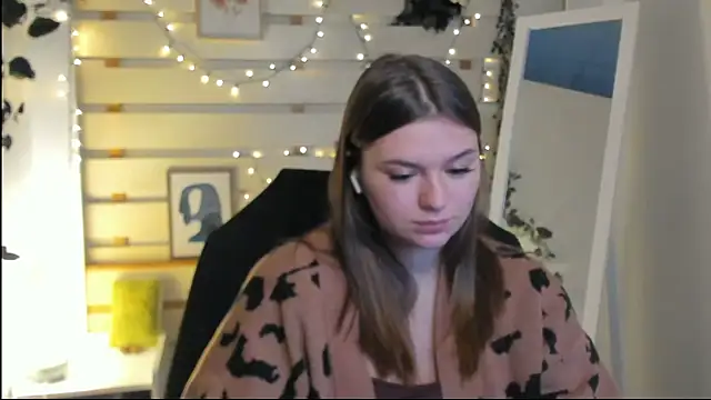 Snapshot of Josephine_Kiss chatting on March 2, 2026, 12:34 pm Josephine Kiss online show from March 2, 2026, 12:34 pm