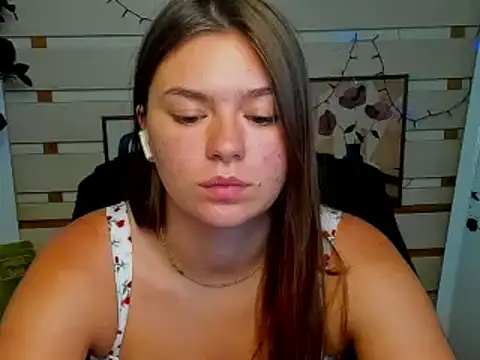 Josephine Kiss online show from June 24, 2026, 6:56 am