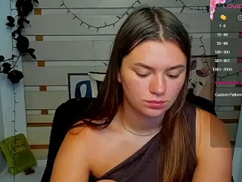 Josephine Kiss online show from June 30, 2026, 5:07 am