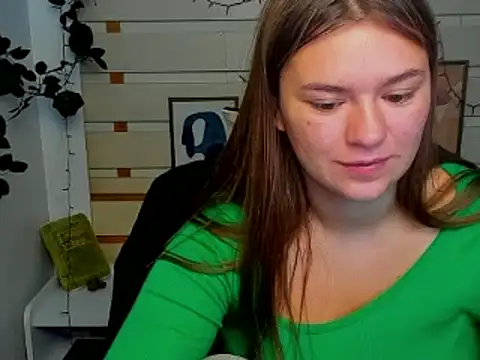 Josephine Kiss online show from July 9, 2026, 10:04 am