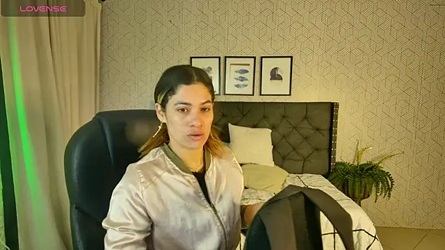 Snapshot of sussy__stone chatting on January 13, 2025, 12:35 pm sussy stone online show from January 13, 2025, 12:35 pm