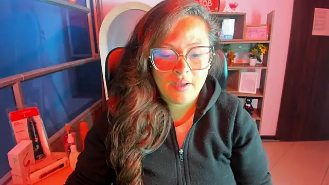 SaraThomso online show from November 9, 2025, 3:21 am