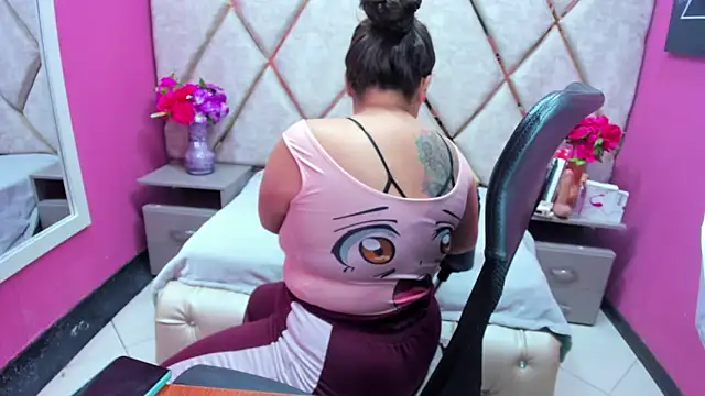 SaraThomso online show from December 16, 2025, 2:21 pm