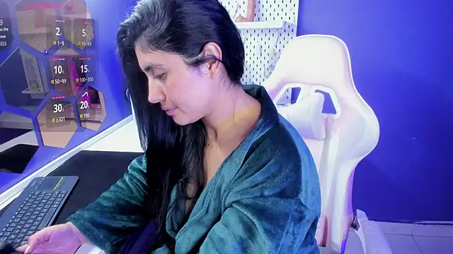 Danna 777  online show from November 11, 2025, 9:37 am