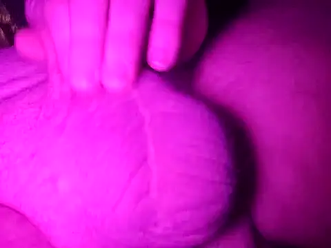 Snapshot of Barrentine88 chatting on February 11, 2025, 1:20 am Barrentine88 online show from February 11, 2025, 1:20 am