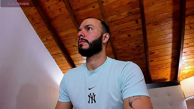 Tom Bailey online show from November 4, 2025, 1:15 pm