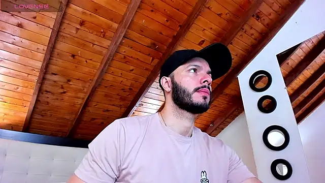 Tom Bailey online show from November 28, 2025, 12:38 pm