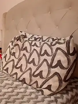 Snapshot of Princess-Arab chatting on December 18, 2024, 11:30 pm Princess-Arab online show from December 18, 2024, 11:30 pm