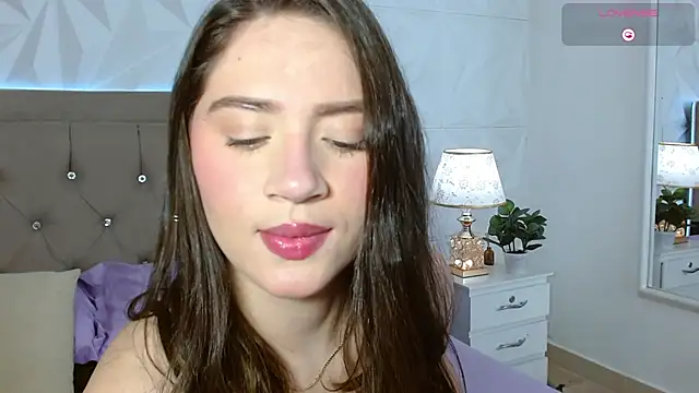 Snapshot of Gwen_drew chatting on March 14, 2026, 1:28 pm Gwen drew online show from March 14, 2026, 1:28 pm