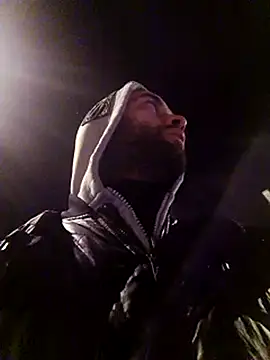 bearguy998 online show from March 7, 2025, 1:07 pm