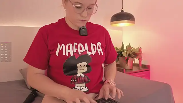 AllisonRoberts  online show from July 13, 2026, 1:32 pm