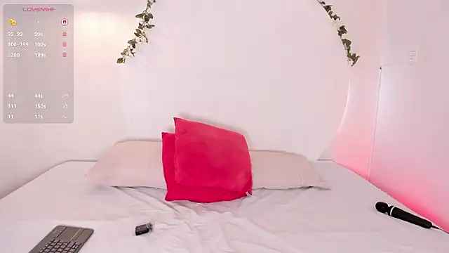 AllisonRoberts  online show from March 11, 2026, 11:48 am