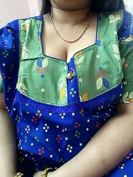 cuteyqueen online show from January 13, 2026, 7:12 am