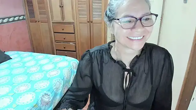 Snapshot of Carlaa-69 chatting on February 24, 2025, 10:04 am Carlaa-69 online show from February 24, 2025, 10:04 am