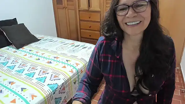 Snapshot of Carlaa-69 chatting on October 9, 2025, 10:16 am Carlaa-69 online show from October 9, 2025, 10:16 am