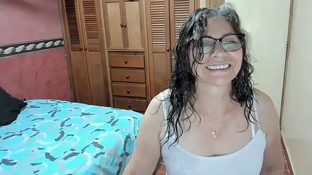 Snapshot of Carlaa-69 chatting on February 4, 2025, 9:31 pm Carlaa-69 online show from February 4, 2025, 9:31 pm