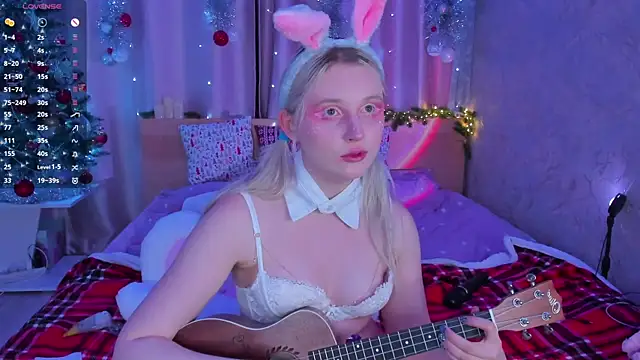 Snapshot of SweeteRose_Royce chatting on December 23, 2024, 6:26 pm SweeteRose Royce online show from December 23, 2024, 6:26 pm