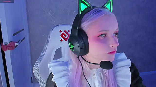 Snapshot of SweeteRose_Royce chatting on January 3, 2025, 3:55 pm SweeteRose Royce online show from January 3, 2025, 3:55 pm