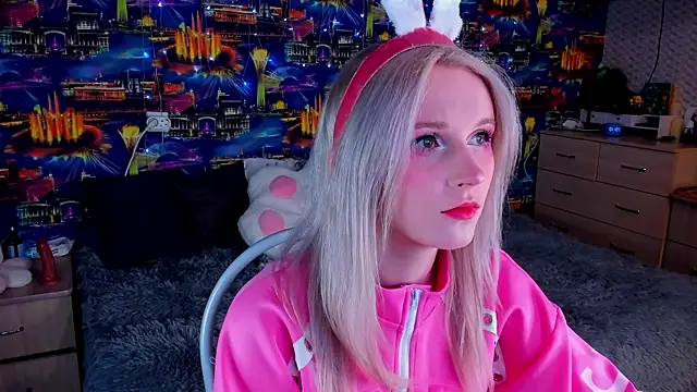 Snapshot of SweeteRose_Royce chatting on October 1, 2025, 4:11 pm SweeteRose Royce online show from October 1, 2025, 4:11 pm