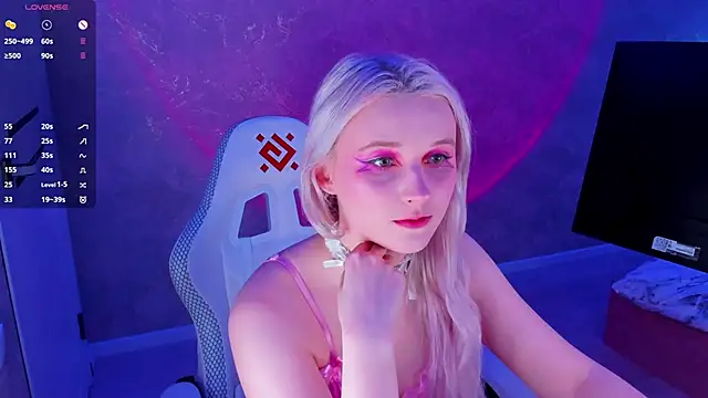 Snapshot of SweeteRose_Royce chatting on January 13, 2025, 4:08 pm SweeteRose Royce online show from January 13, 2025, 4:08 pm