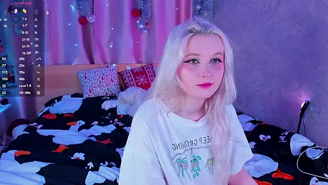 Snapshot of SweeteRose_Royce chatting on January 22, 2025, 3:18 pm SweeteRose Royce online show from January 22, 2025, 3:18 pm