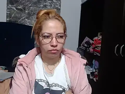 THEBOSSLARA online show from November 15, 2025, 3:27 pm