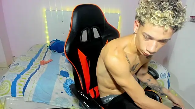 mateodeamjo online show from November 4, 2025, 7:23 am