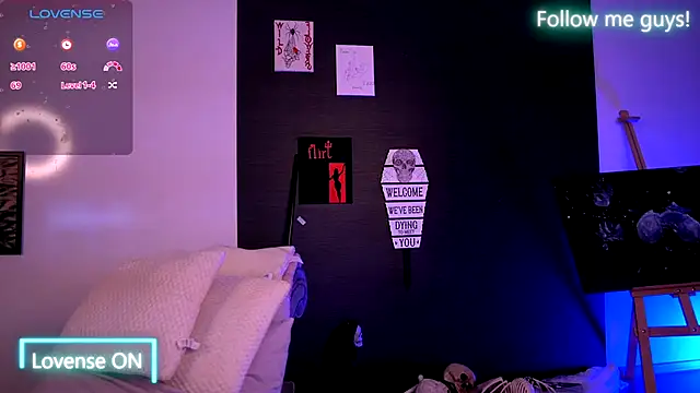 AriaVoss online show from October 21, 2025, 8:52 pm