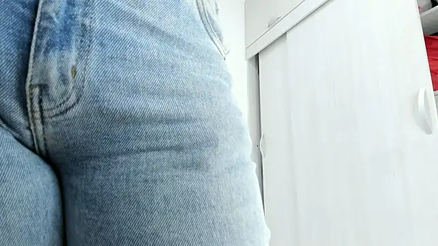 Snapshot of Amelia_Debora_Antonella chatting on February 3, 2026, 2:11 pm Amelia Debora Antonella online show from February 3, 2026, 2:11 pm