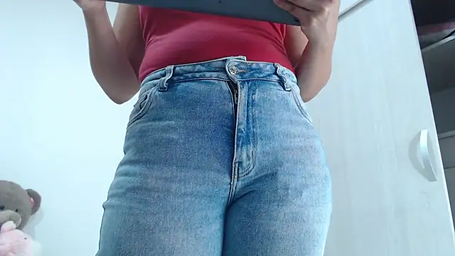 Amelia Debora Antonella online show from October 24, 2025, 12:48 pm