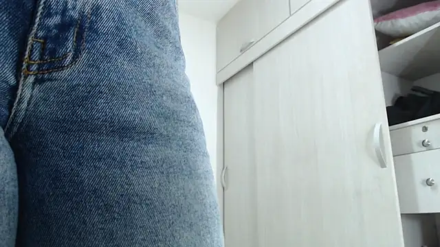 Amelia Debora Antonella online show from October 23, 2025, 12:59 pm