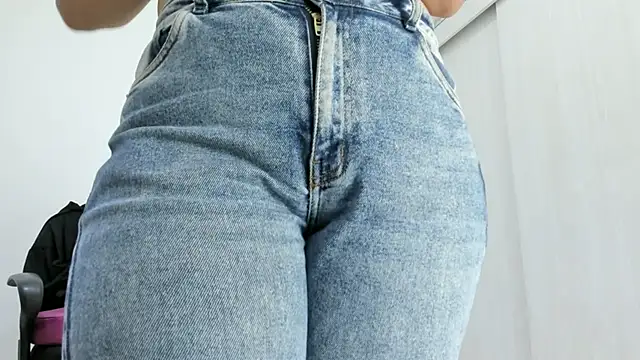 Snapshot of Amelia_Debora_Antonella chatting on February 11, 2026, 3:34 pm Amelia Debora Antonella online show from February 11, 2026, 3:34 pm