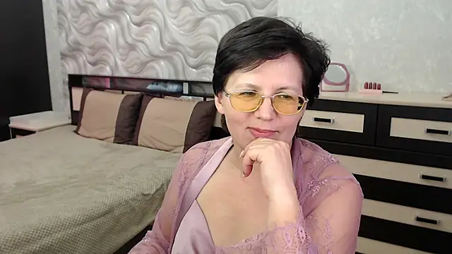 VitaCharm online show from February 23, 2025, 10:31 pm