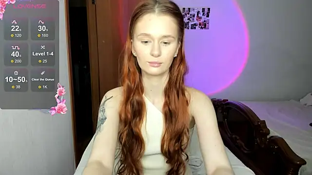 EmilySoul online show from December 2, 2025, 9:16 pm