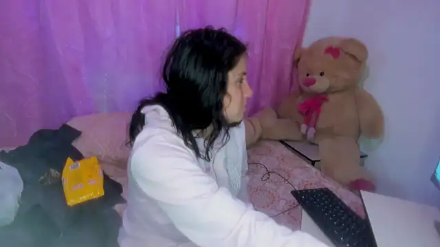 Dana Jeins online show from November 5, 2025, 10:35 pm