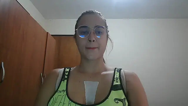 Snapshot of trianabell chatting on February 10, 2026, 7:13 pm trianabell online show from February 10, 2026, 7:13 pm