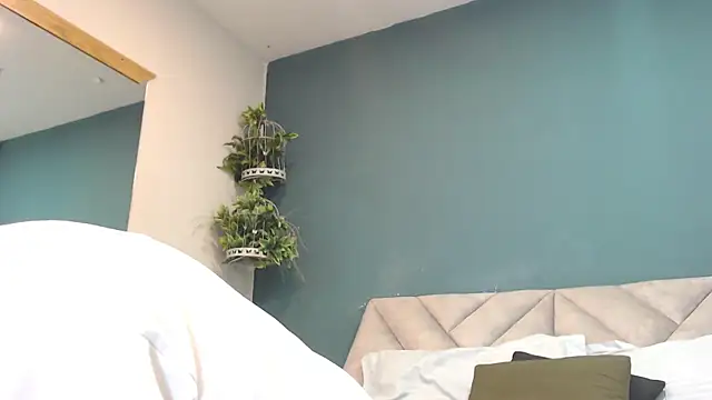 Snapshot of SharisWillian chatting on March 16, 2026, 3:58 am SharisWillian online show from March 16, 2026, 3:58 am