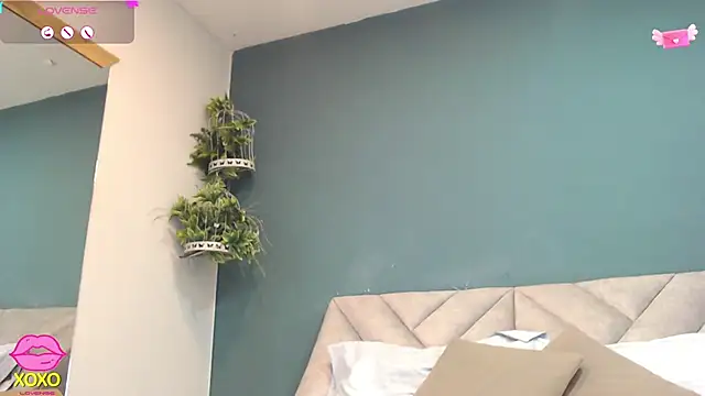 Snapshot of SharisWillian chatting on April 16, 2026, 4:02 am SharisWillian online show from April 16, 2026, 4:02 am