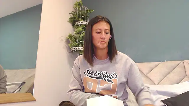 Snapshot of SharisWillian chatting on March 5, 2026, 3:58 am SharisWillian online show from March 5, 2026, 3:58 am