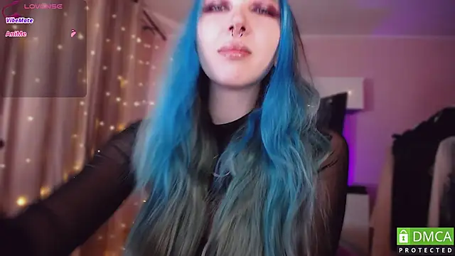 JustMeowGirl online show from December 5, 2025, 4:55 am