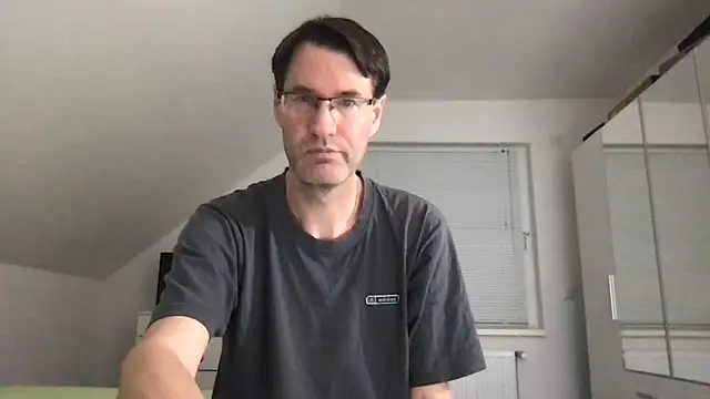 zxzx cam1 online show from October 26, 2025, 4:07 pm