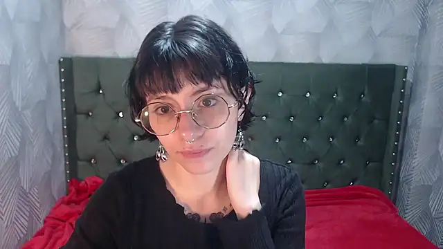 charlottemoonxz online show from November 15, 2025, 12:31 pm