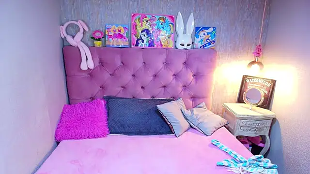 charlottemoonxz online show from February 21, 2026, 6:54 pm